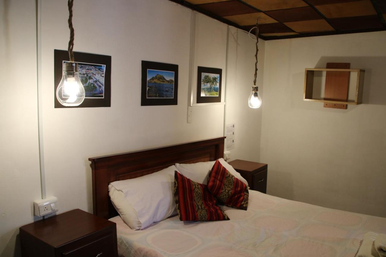 Hospedaje Los Ponchos Otavalo Eksteriør billede